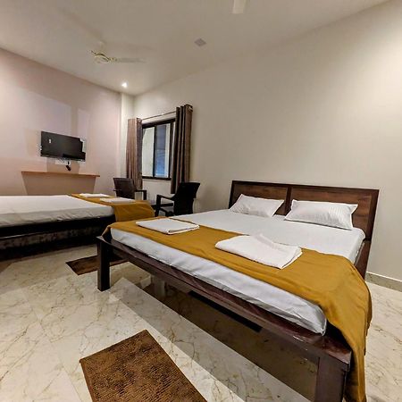 Hotel Madhusudan Executive Kolhapur Esterno foto